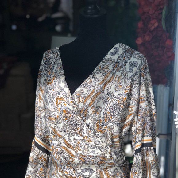 Peplum Blouse
MAX STUDIO - Med. NWOT💛 - Picture 2 of 9